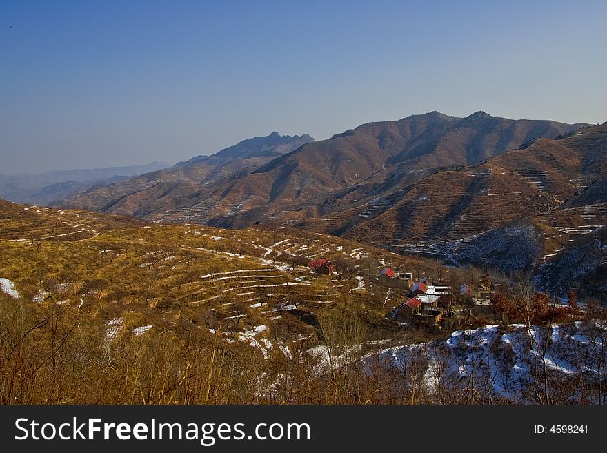 In the southern of Jinan, Shandong, China PR, there are many mountain residences in the deep valley. There life is difficulty. In the southern of Jinan, Shandong, China PR, there are many mountain residences in the deep valley. There life is difficulty.