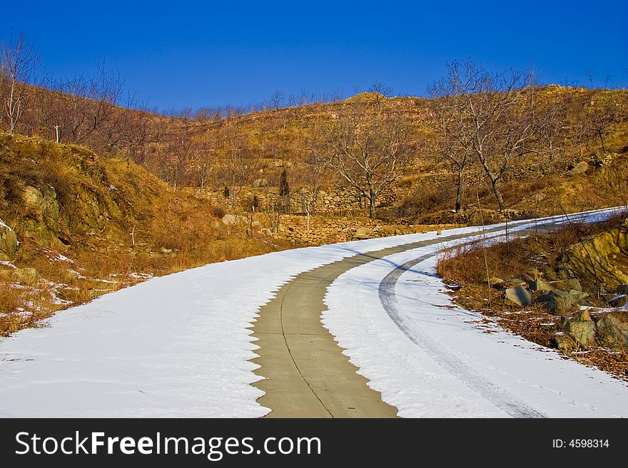 Snow in Mountain