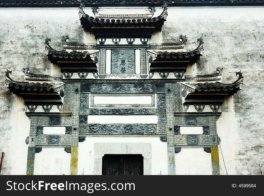 The Chinese Qing Dynasty constructs the senior official housing gate decoration. The Chinese Qing Dynasty constructs the senior official housing gate decoration