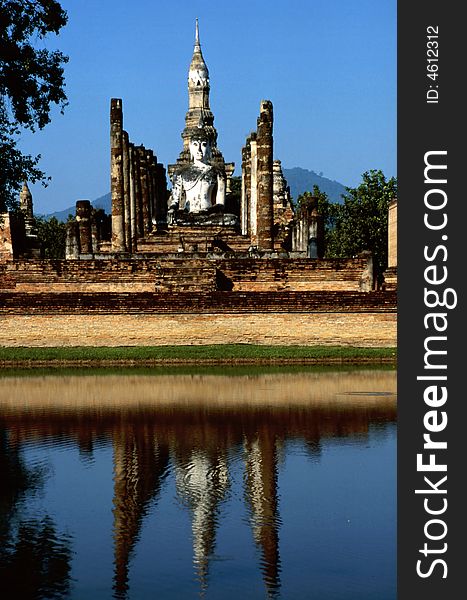 Buddhist temple ruin in Ayutthaya History Parc, Thailand