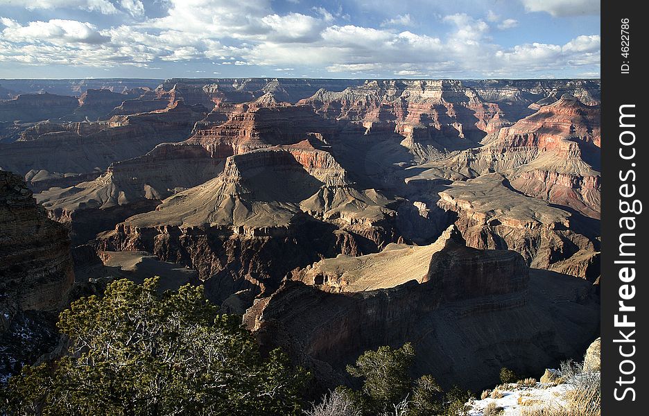 This was a mid afternoon shot of the Grand Canyon in winter. This was a mid afternoon shot of the Grand Canyon in winter.