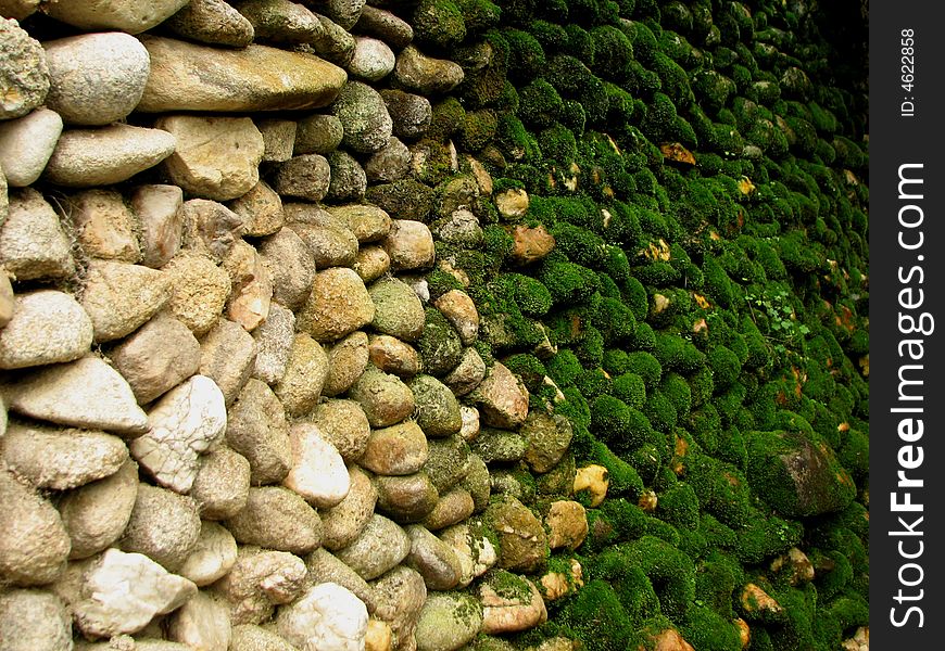 The stones wall with natural boundary. The stones wall with natural boundary