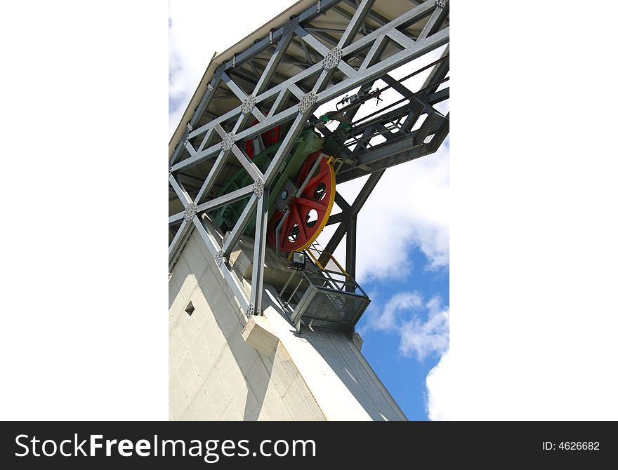 Cableway mechanism with a blue sky in the background