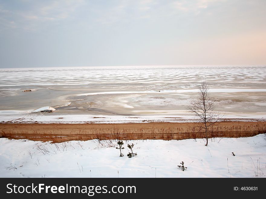 The frozen lake Chudskoe (Peipsi) in the early spring