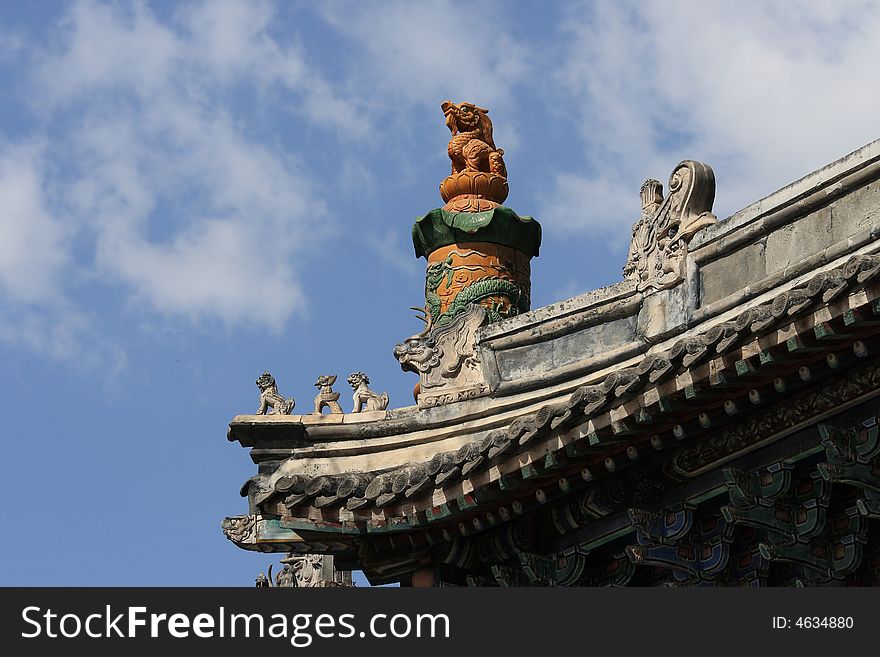 Chinese dragon on roof in temple