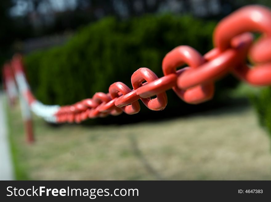 Plastic chains with red and white