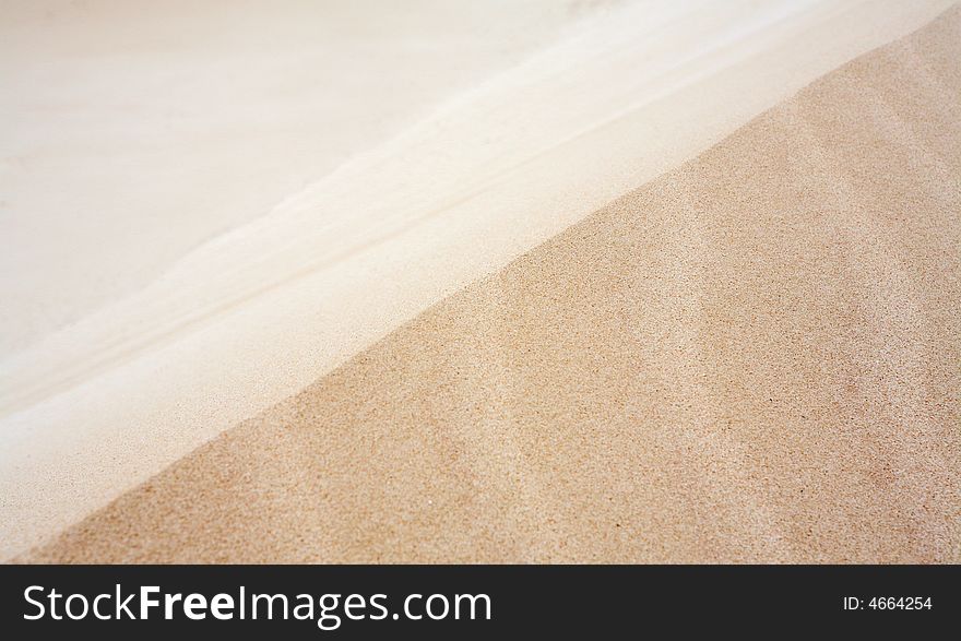 Wind on dunes - white snd dune background