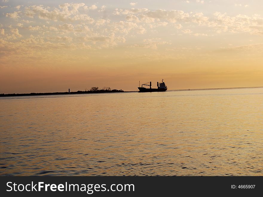This is a picture of a ship going the the channel of Tampa Bay and could be seen at the Ft. Desoto pier. This is a picture of a ship going the the channel of Tampa Bay and could be seen at the Ft. Desoto pier.