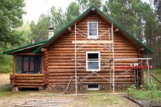 Log Home And Scaffolding Royalty Free Stock Image Log Home And Scaffolding Royalty Free Stock Image