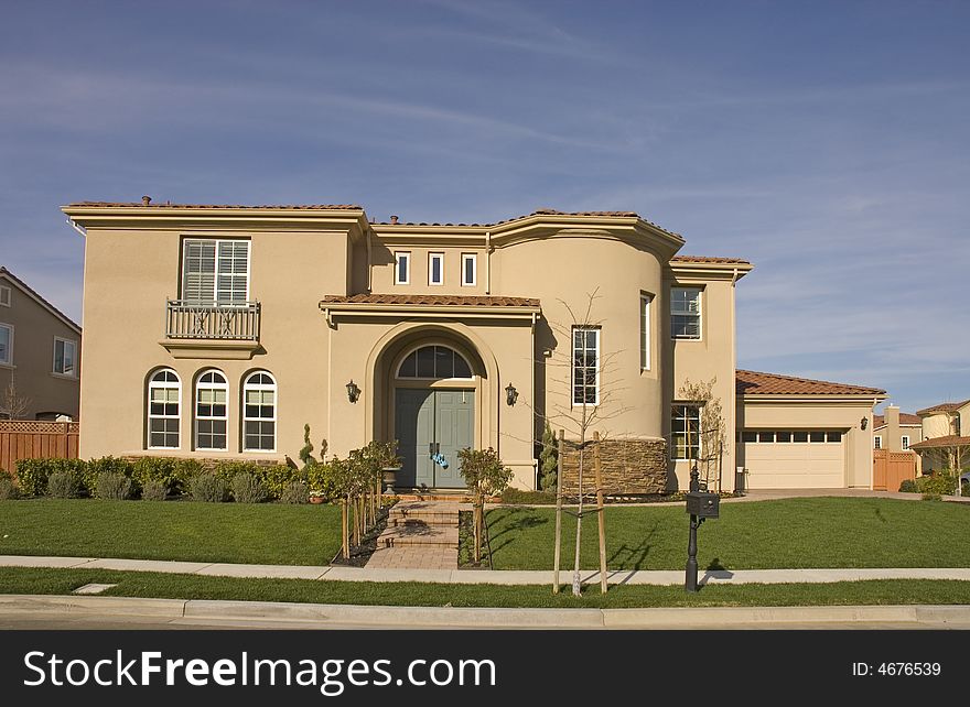 Big boxy tract home in Northern California development