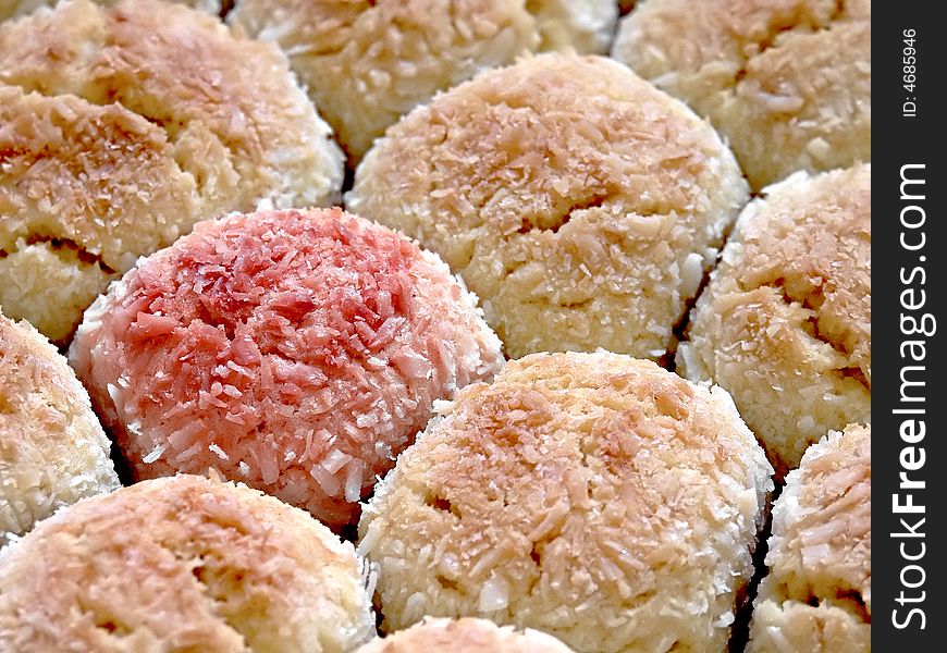 Close up of chip cookies in a baking tin