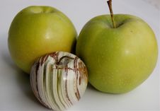 Onyx And Green Apples Royalty Free Stock Photo Onyx And Green Apples Royalty Free Stock Photo