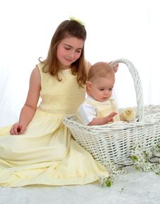 Siblings Looking At Chick Royalty Free Stock Images Siblings Looking At Chick Royalty Free Stock Images