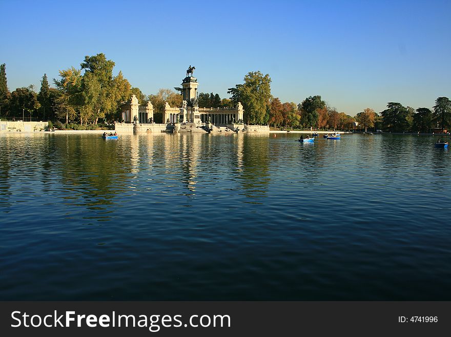 Pond In Retiro Gardens