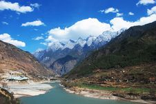 Mountain And River Royalty Free Stock Images Mountain And River Royalty Free Stock Images