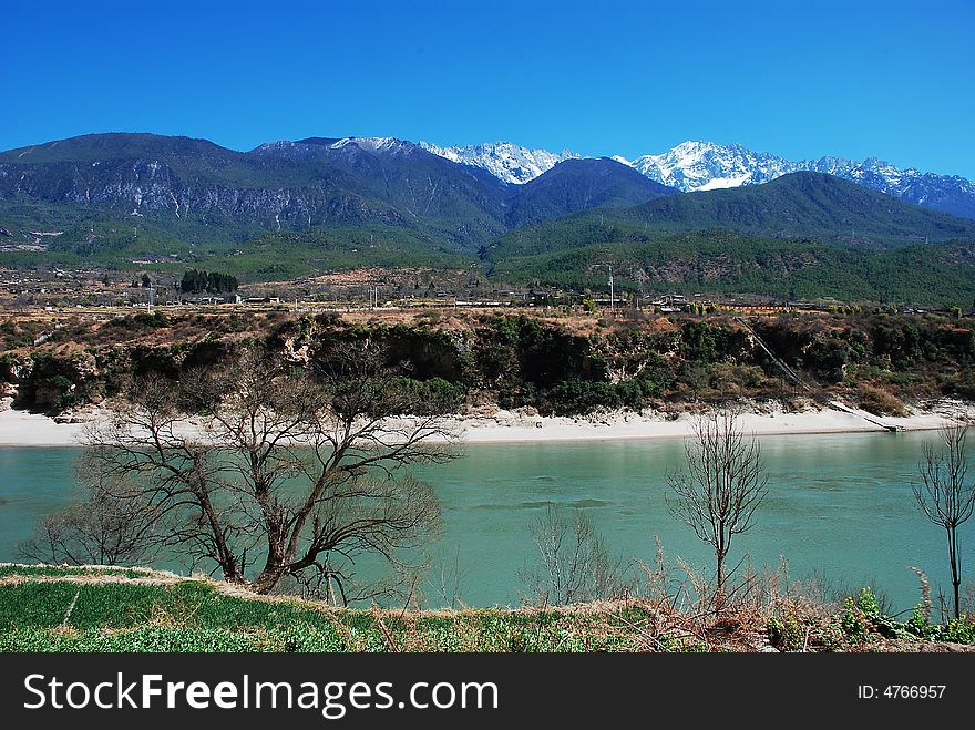 It is very beautiful in yunnan lijiang.This is Jade Dragon Snow Mountain. It is very beautiful in yunnan lijiang.This is Jade Dragon Snow Mountain.