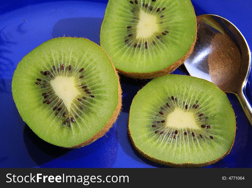 Makro foto of a green kiwi