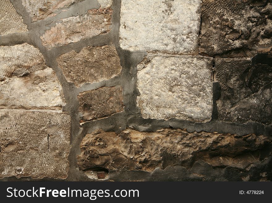 Color structures on the rock wall.