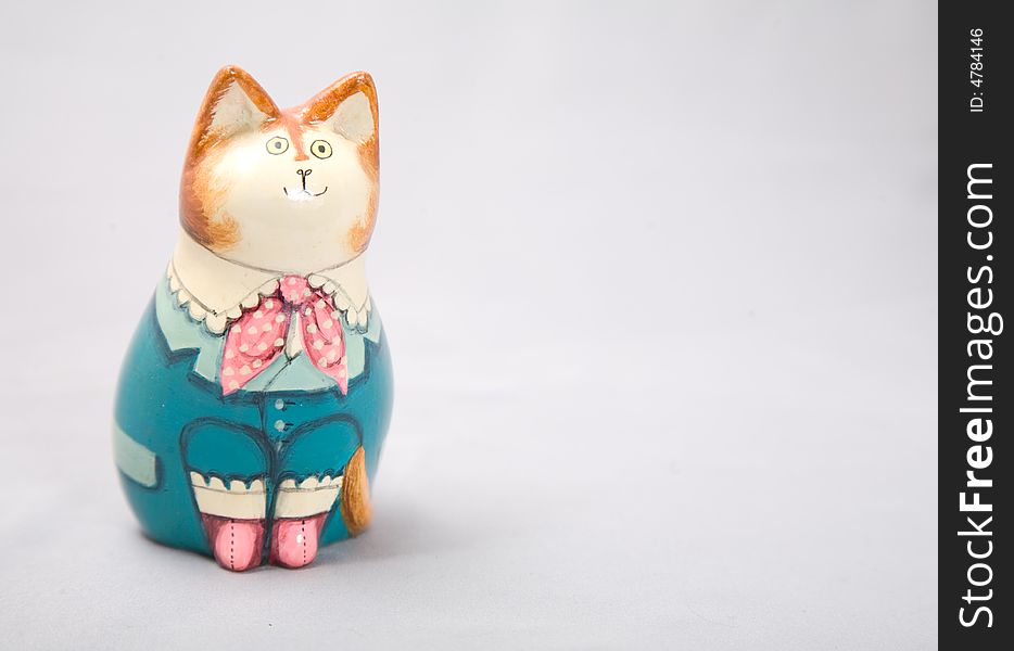 A cute cmall wooden cat. A cute cmall wooden cat