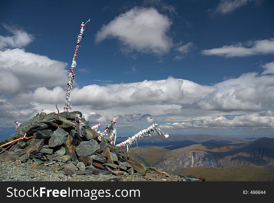 In the blue sky, Altay