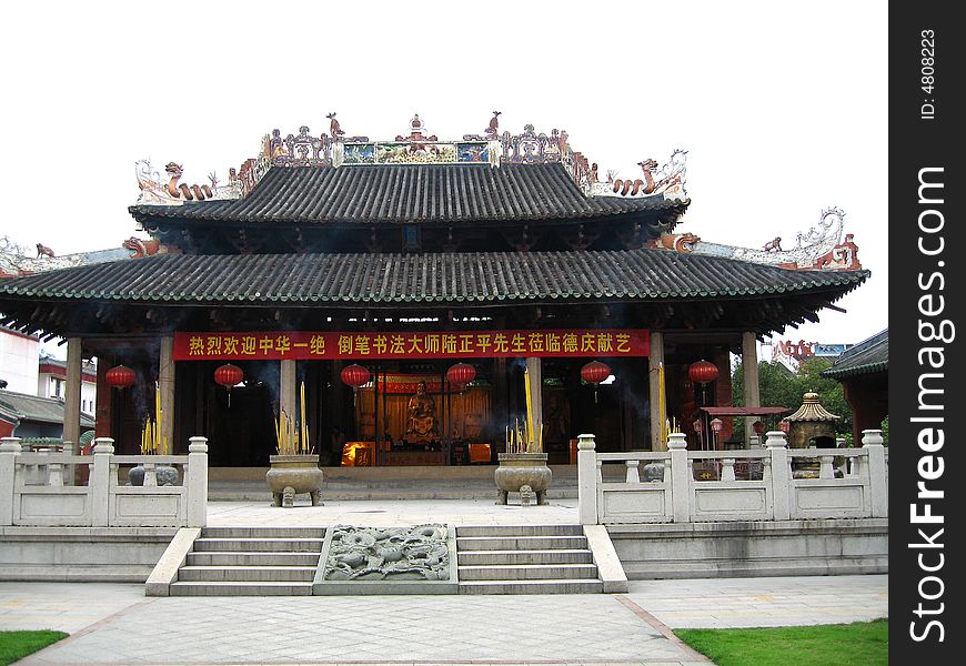 This picture was taken in China's Guangdong Deqing, Deqing This is the Confucius Temple, the Confucius Temple is a commemoration of ancient Chinese educator Confucius, the founder of Confucianism, this magnificent building momentum, using the Chinese model of the palace building, technical fine , Is China's traditional architecture. This picture was taken in China's Guangdong Deqing, Deqing This is the Confucius Temple, the Confucius Temple is a commemoration of ancient Chinese educator Confucius, the founder of Confucianism, this magnificent building momentum, using the Chinese model of the palace building, technical fine , Is China's traditional architecture.