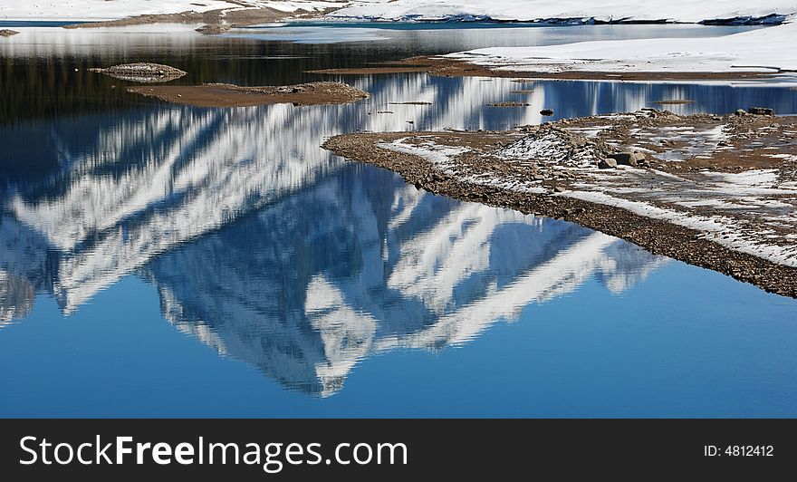 Mountain And Lakes In Rockies