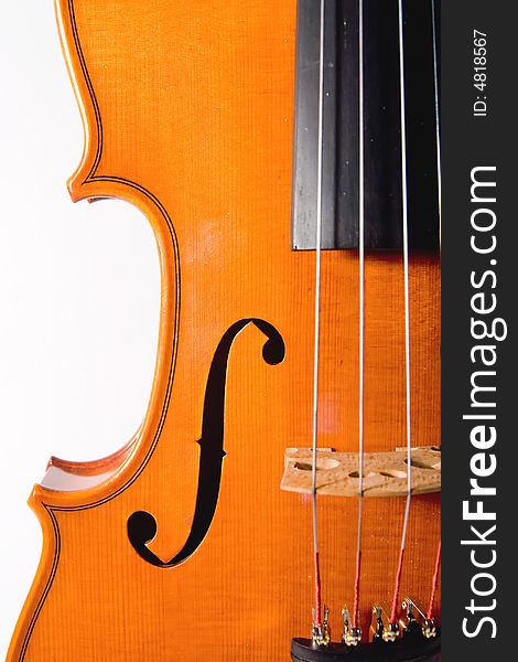 A view of the bouts of a student line violin. A view of the bouts of a student line violin.