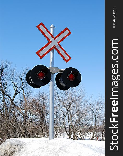A train signalisation with two red lights