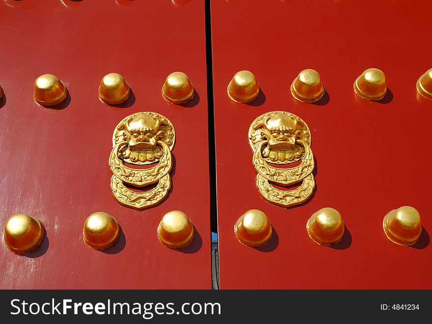 A red door in tiantan park