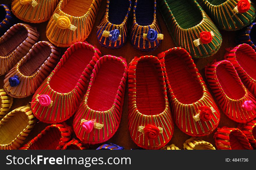 Traditional color shoes  in China