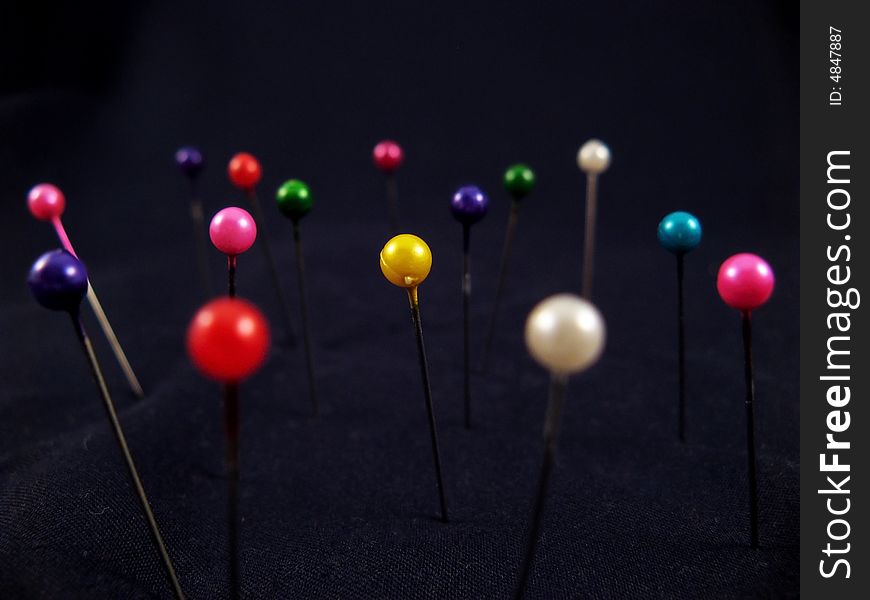 Needles With Colored Heads