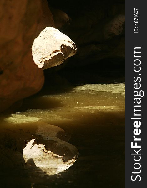 Reflection of stone in the Hava cistern. Reflection of stone in the Hava cistern.