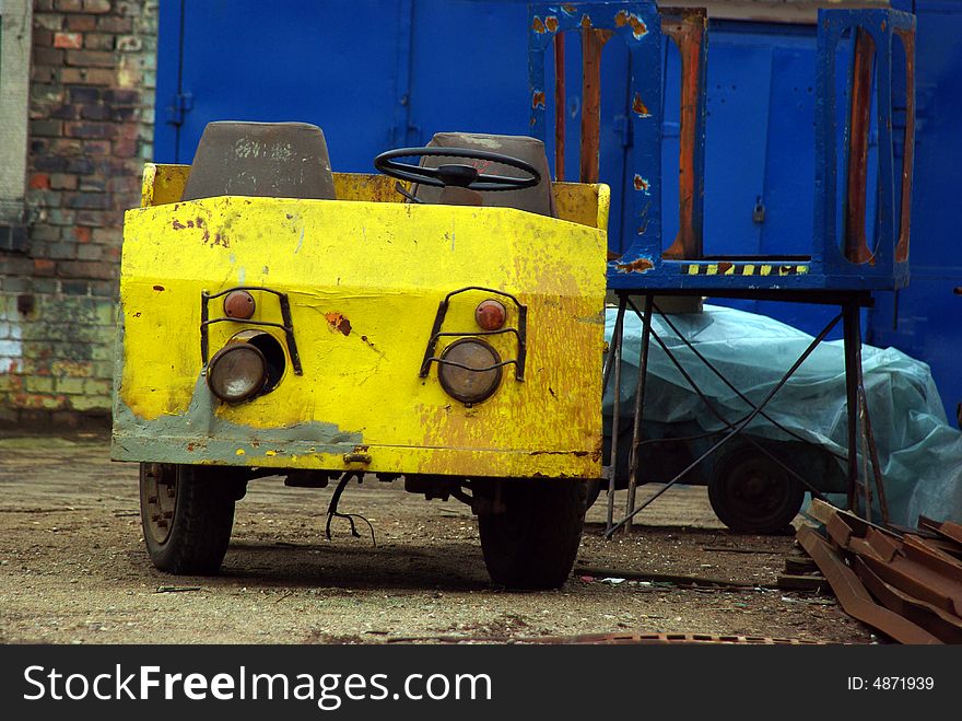 Yellow car in Gdansk Shipyard Remontowa