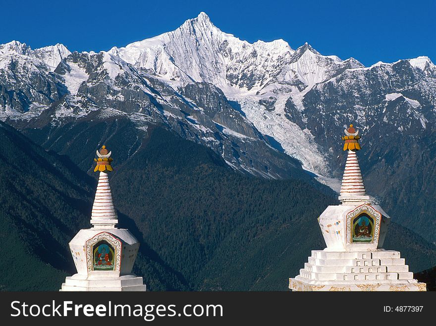 Stupas in front of the sacred mountain.
Meili Snow Mountains, Deqin of Yunnan Province, China. Stupas in front of the sacred mountain.
Meili Snow Mountains, Deqin of Yunnan Province, China.