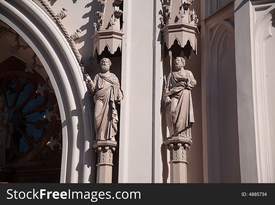 Gothic chapel in park of Petergof. Fragment with statues