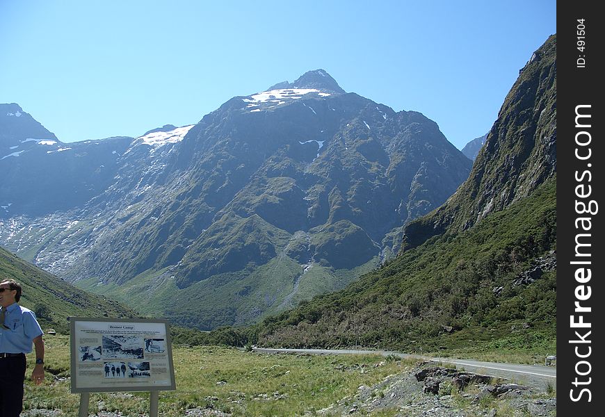 Thi is a look back on the street we took to the Homer Tunnel, visible is also the panel with information. Thi is a look back on the street we took to the Homer Tunnel, visible is also the panel with information