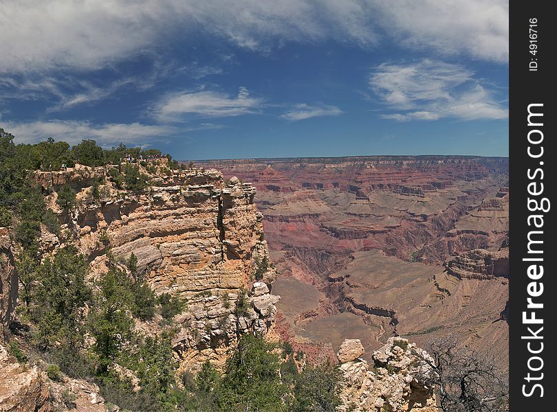 Tourists at the rim of Grand Canyon