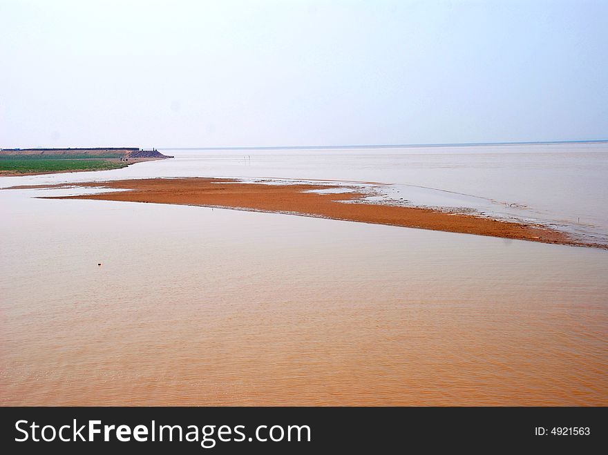 The beachhead of the Yellow River, Central China,. The beachhead of the Yellow River, Central China,