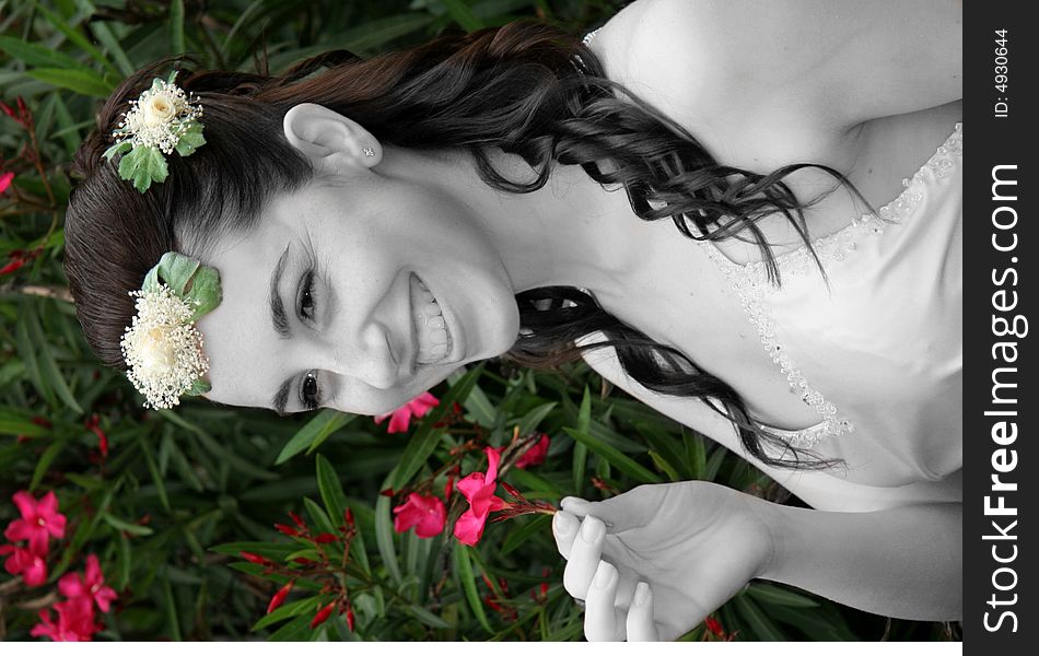 Beautiful bride posing in the wedding day