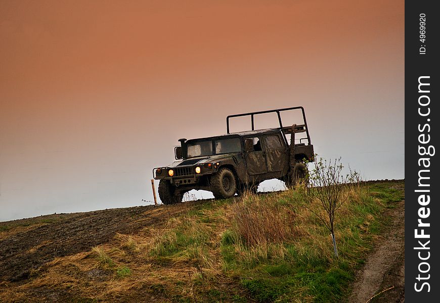 Hummer  in an Offroad Race