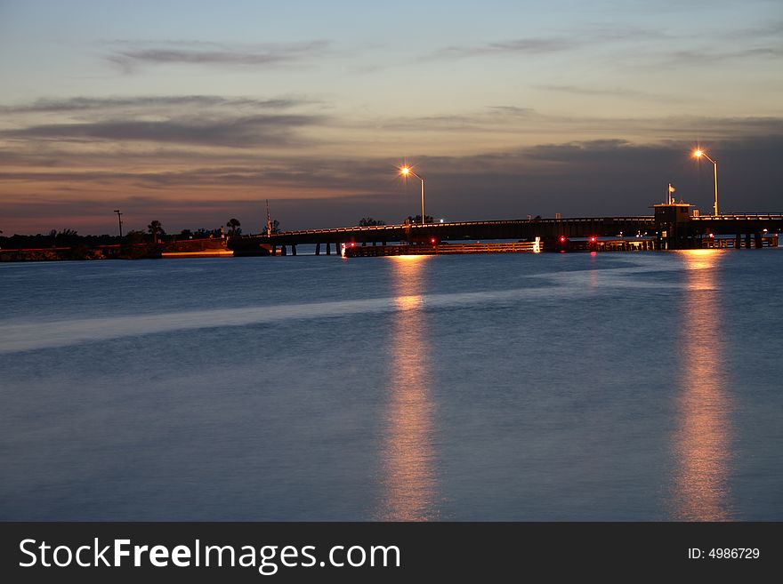 Car toll bridge swing for large boats