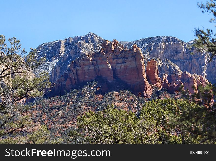 The canyon country and formations surrounding Sedona definitely posses an enticing energy. The canyon country and formations surrounding Sedona definitely posses an enticing energy.