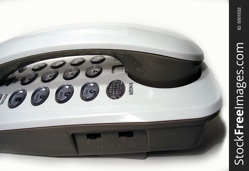 The telephone device with electronic system for a set of number