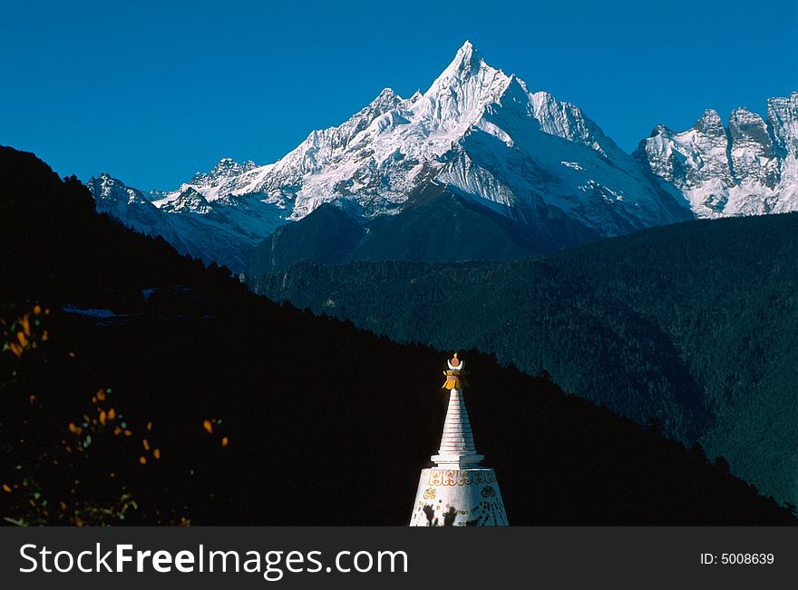 A Stupa in front of the snow mountain.
- Meili Snow Mountains, Deqin of Yunnan Province, China. A Stupa in front of the snow mountain.
- Meili Snow Mountains, Deqin of Yunnan Province, China.