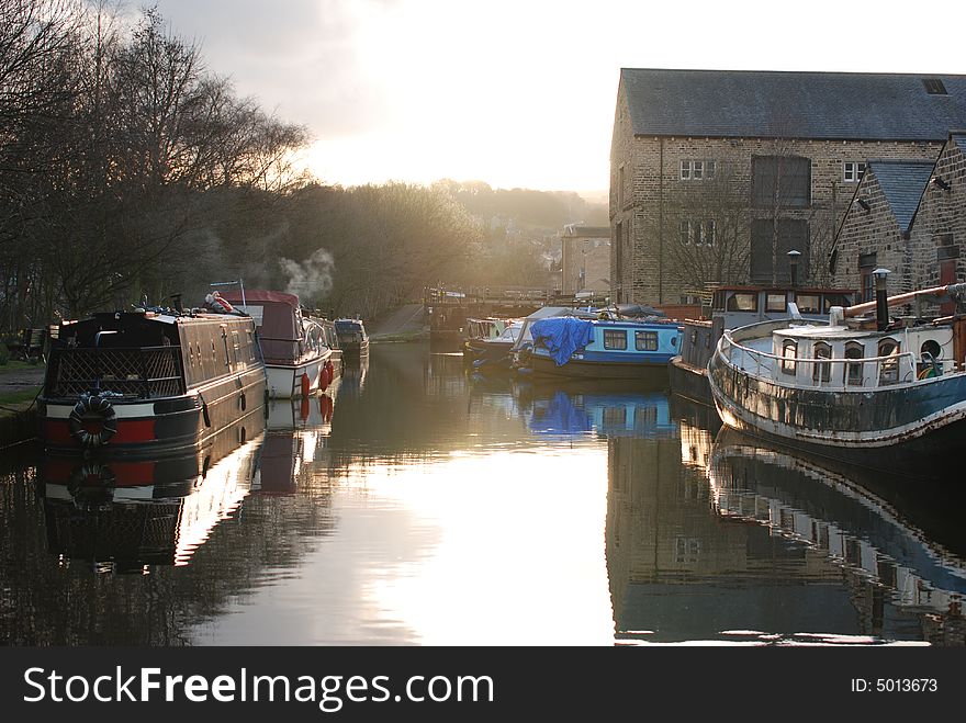 Photo canal barges in england