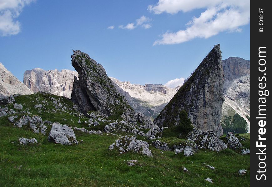 The Pera Longia Rock 2