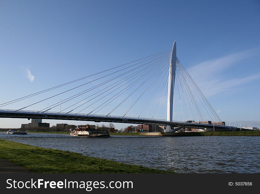 Prins Clausbrug, Utrecht, Nederlands
a modern long bridge with a oblique standing point, as you can see, very beautiful. Prins Clausbrug, Utrecht, Nederlands
a modern long bridge with a oblique standing point, as you can see, very beautiful