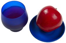 Juicy Apple On A Blue Dish And Apple Juice Is In B Royalty Free Stock Photos Juicy Apple On A Blue Dish And Apple Juice Is In B Royalty Free Stock Photos