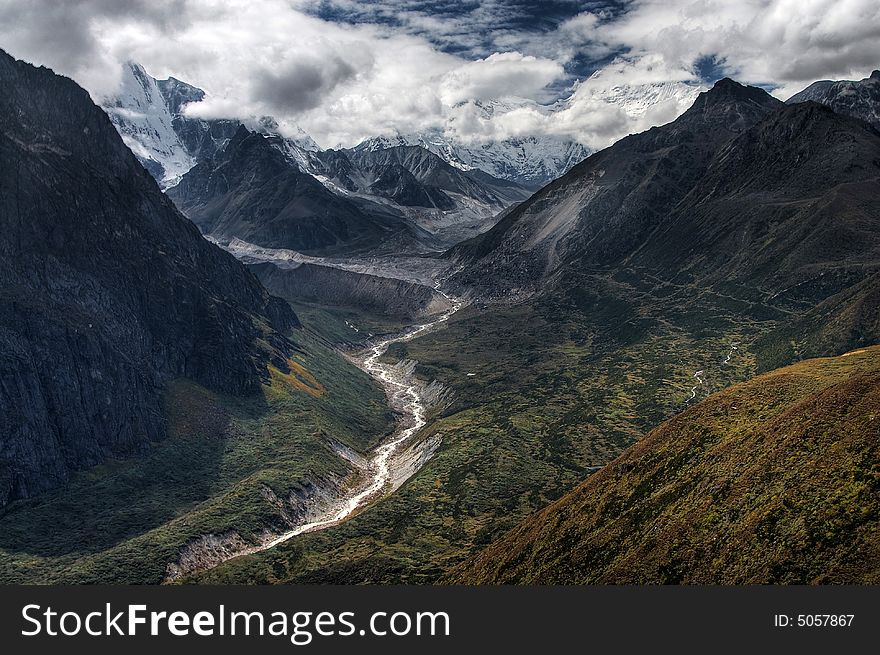 Mt Everest in Kangshung Valley