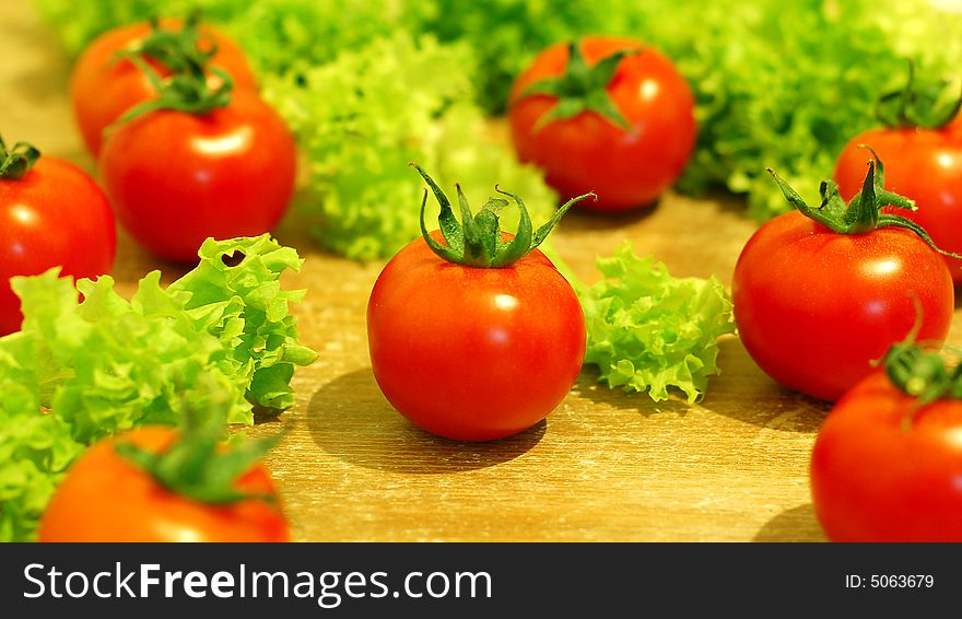 Fresh salad with tomatoes